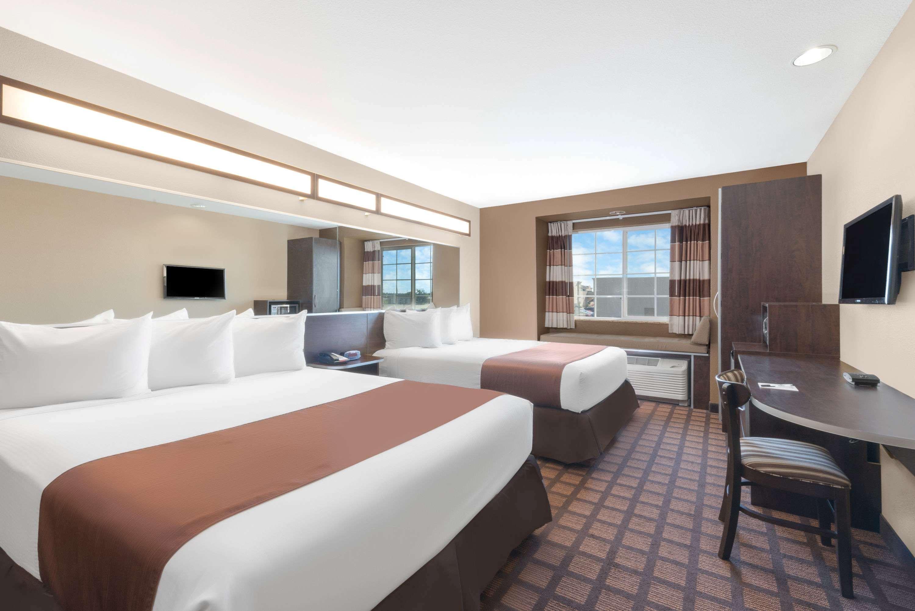 Microtel & By Wyndham Hotel 3*