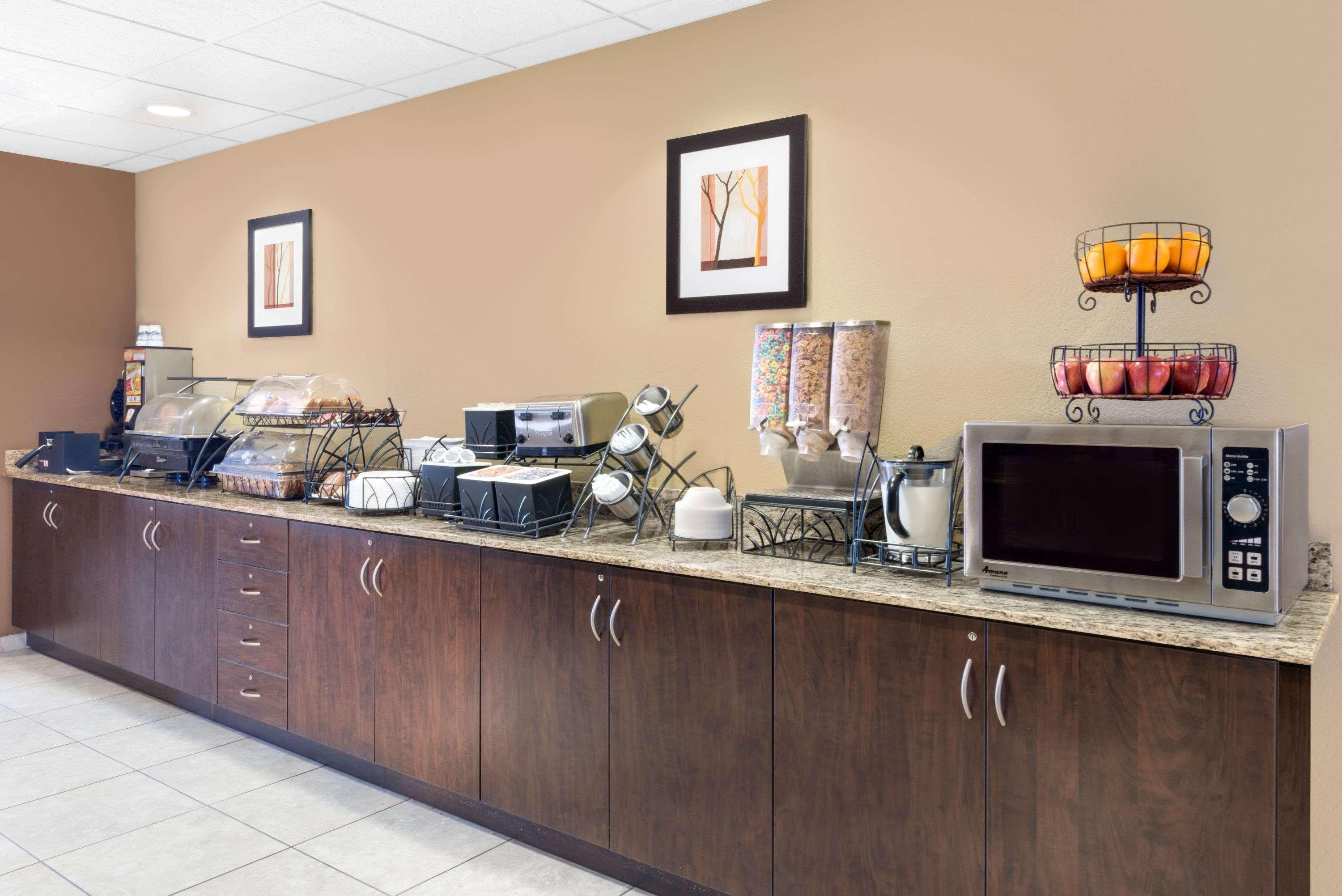 Hotel Microtel & By Wyndham